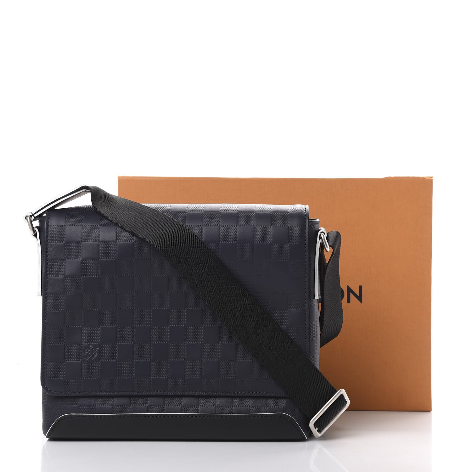 Louis Vuitton Damier Infini District Messenger Cosmos 10 of 10