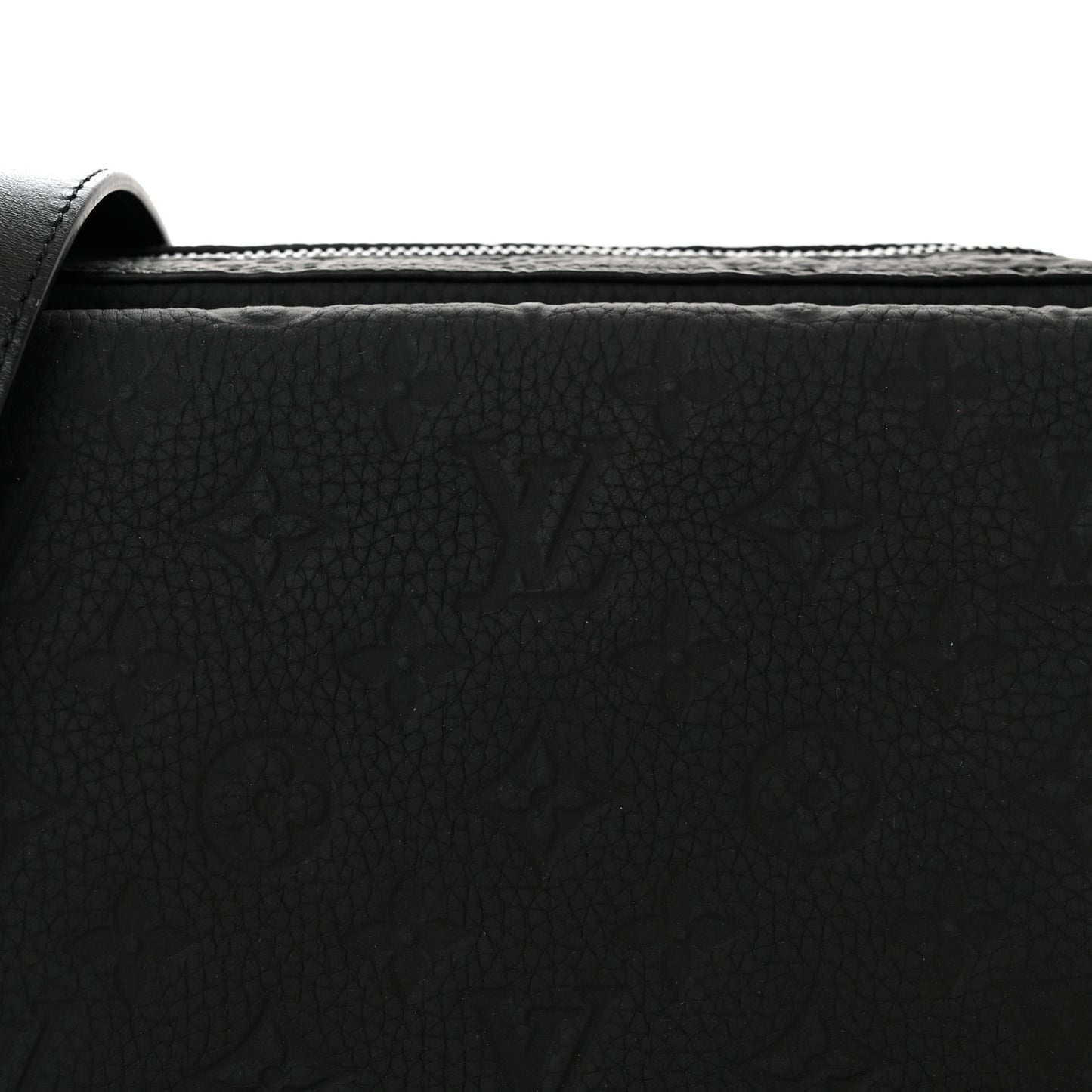 Taurillon Monogram Steamer Messenger Black