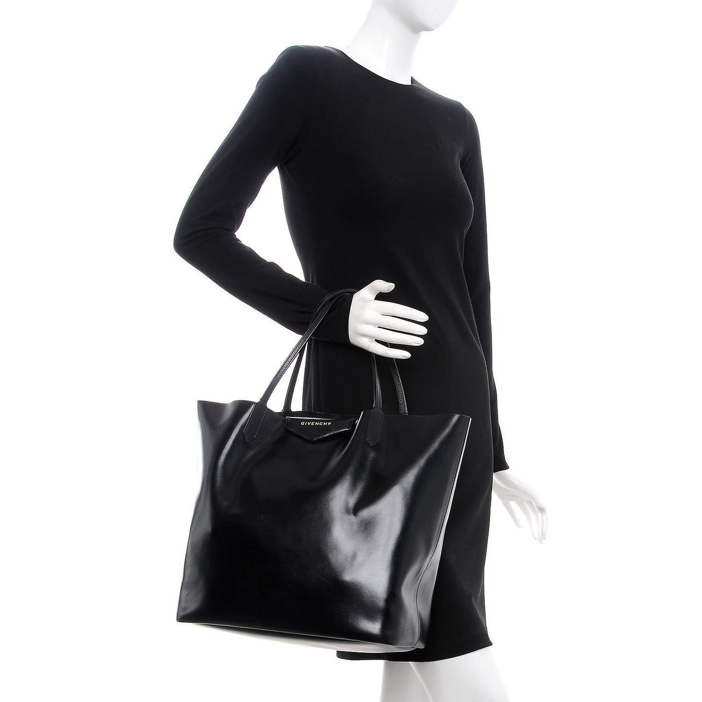 Calfskin Medium Antigona Tote Black