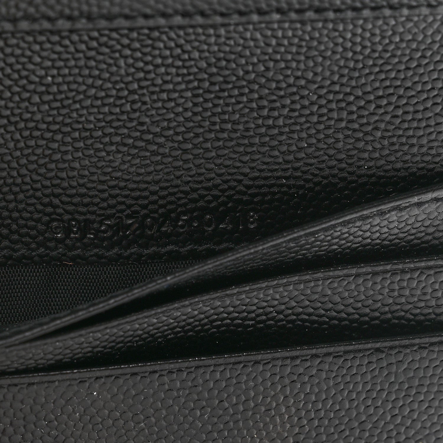 Saint Laurent Grain De Poudre Matelasse Chevron Monogram Zipped Card Case Black 7 of 8
