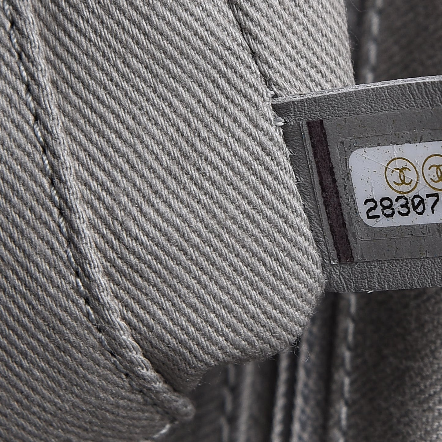 Caviar Quilted Medium Business Affinity Flap Grey