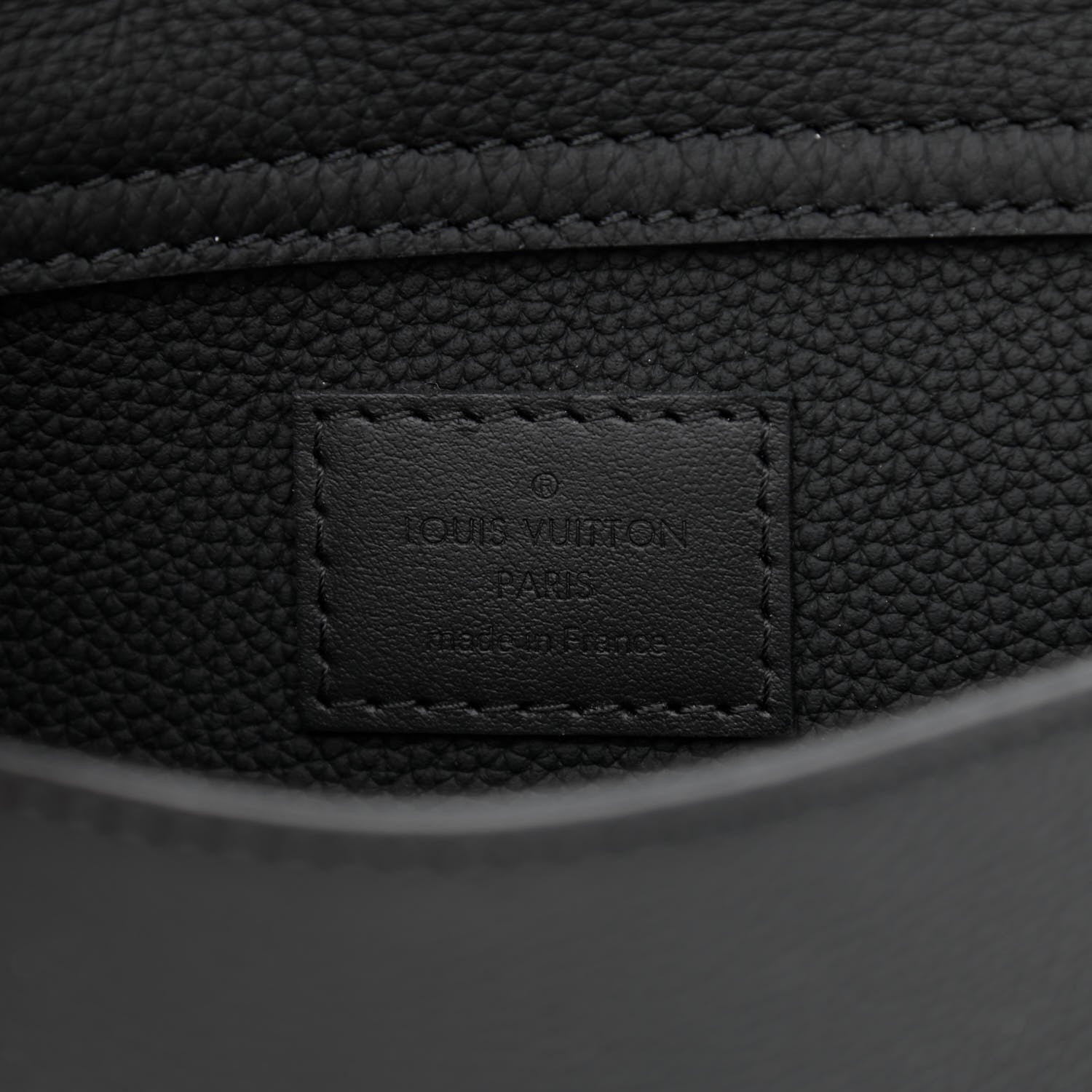 Louis Vuitton Grained Calfskin Aerogram Takeoff Sling Black 7 of 9