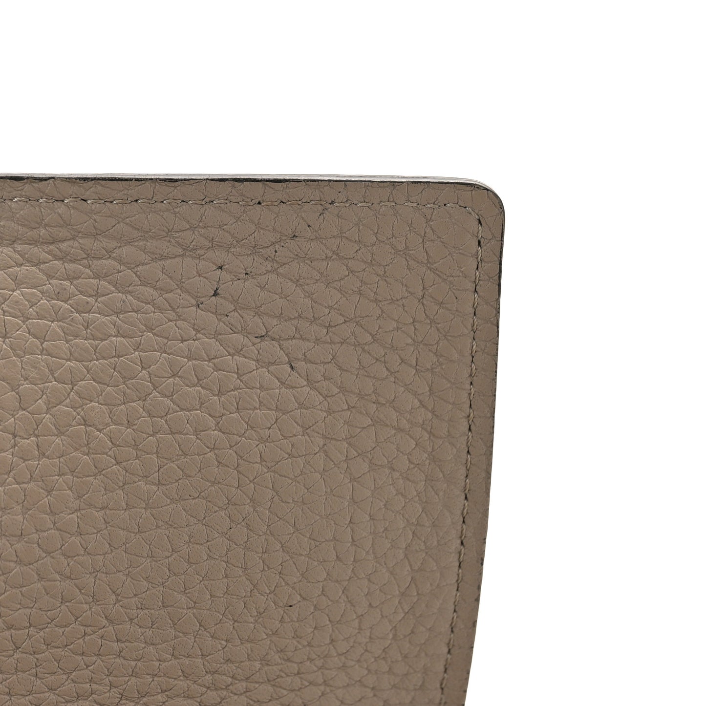 Taurillon Capucines Wallet Galet