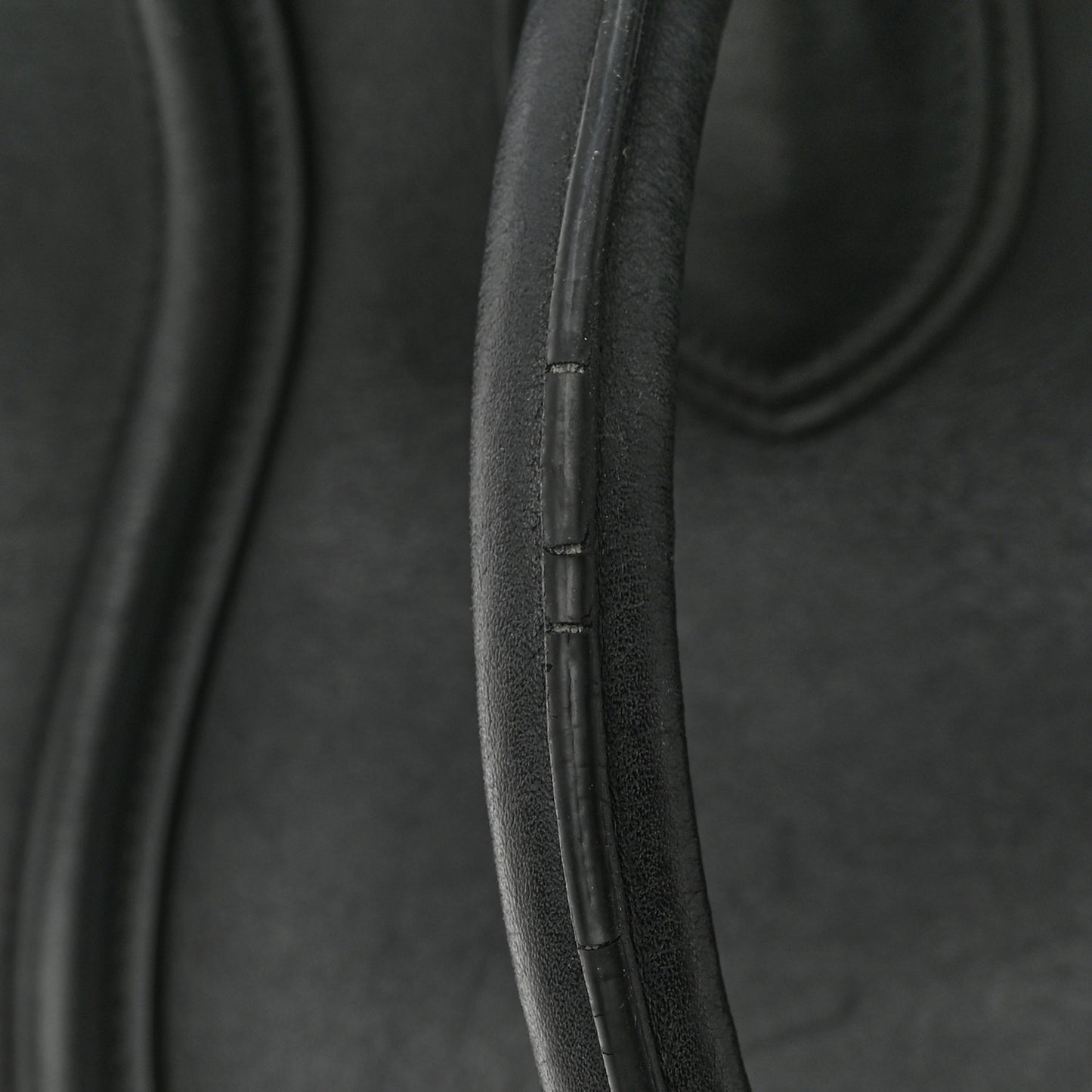 Smooth Calfskin Medium Luggage Black