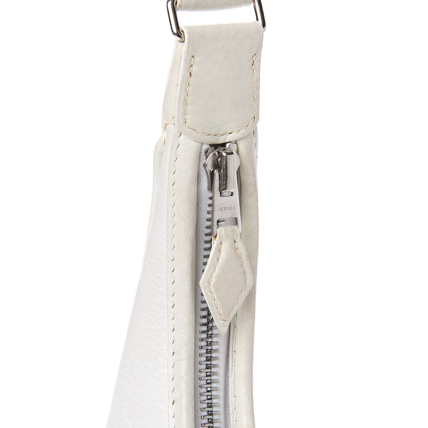 Taurillon Clemence Gao White
