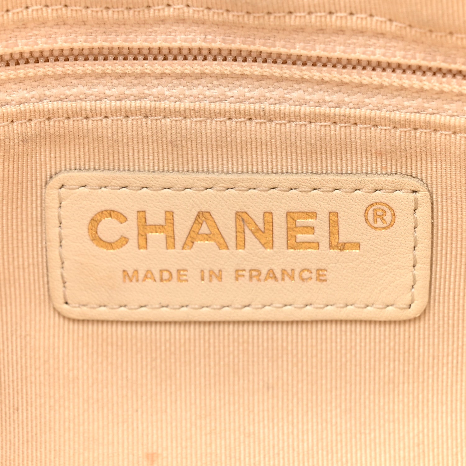 Chanel Caviar Flat Quilted Small Coco Tassel Camera Case White 5 of 10