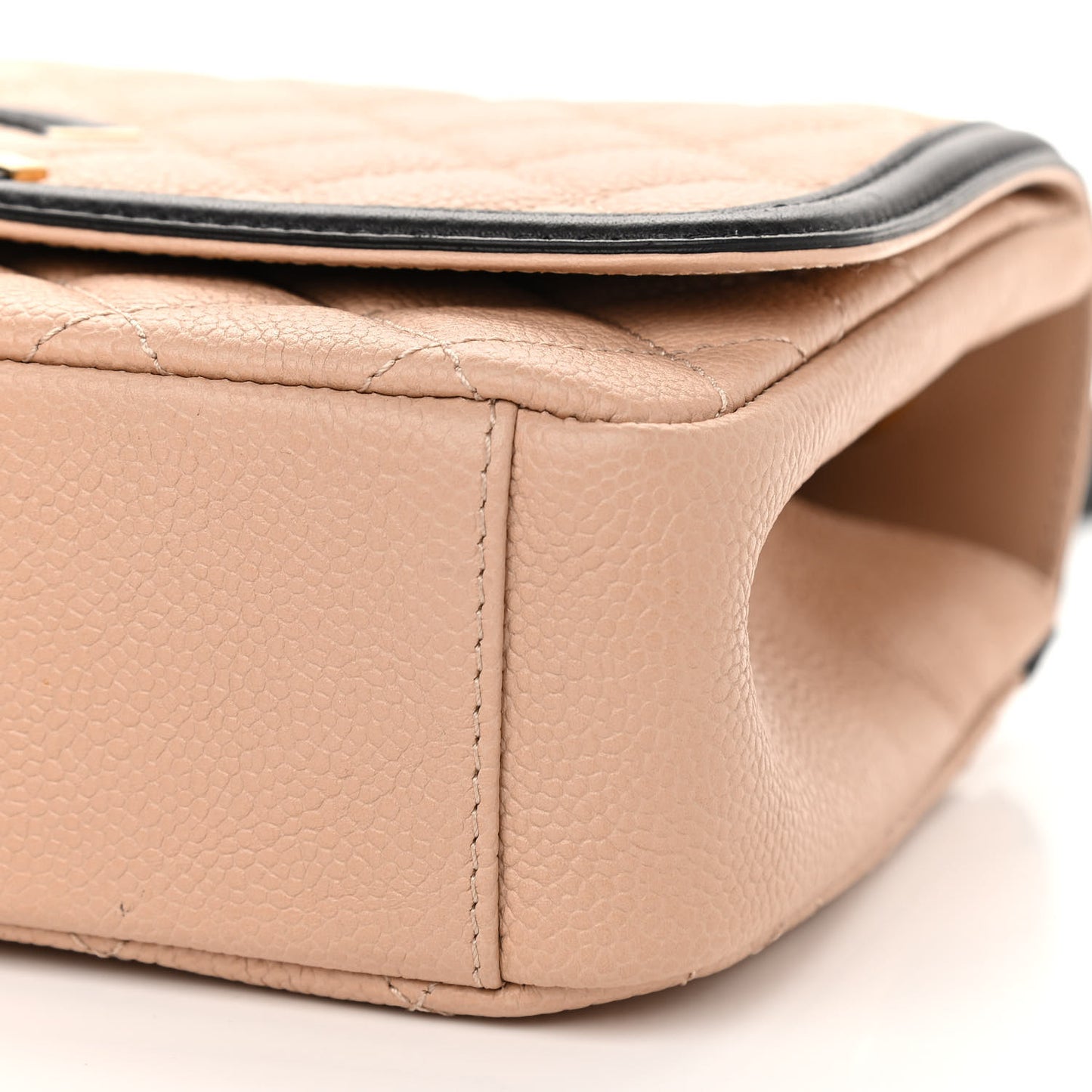 Caviar Quilted Medium CC Filigree Flap Beige Black