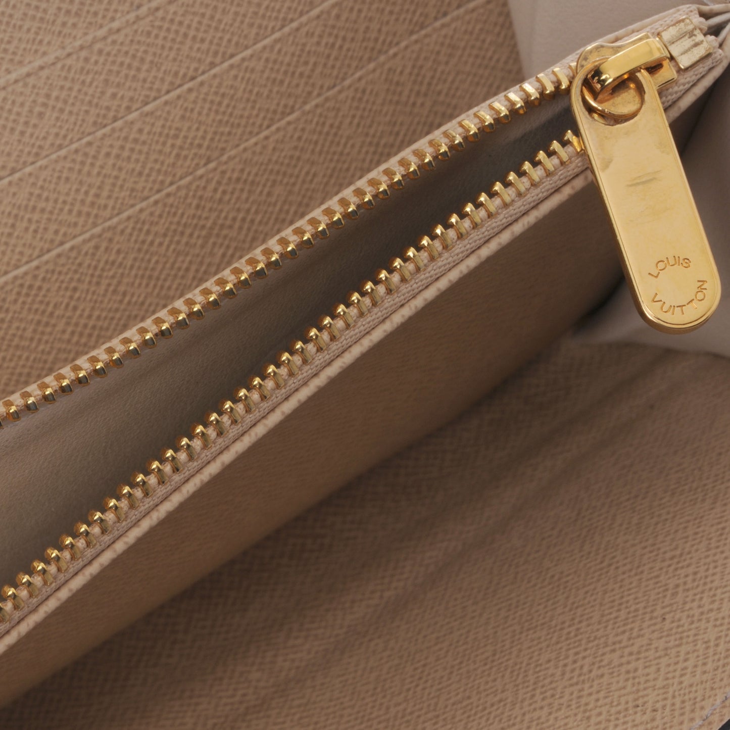Monogram Dentelle Sarah Wallet Gold