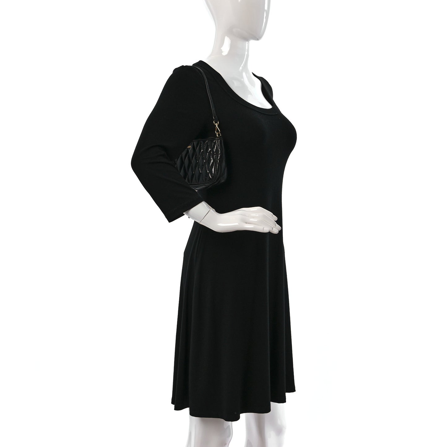 Vitello Shine Quilted Pochette Black