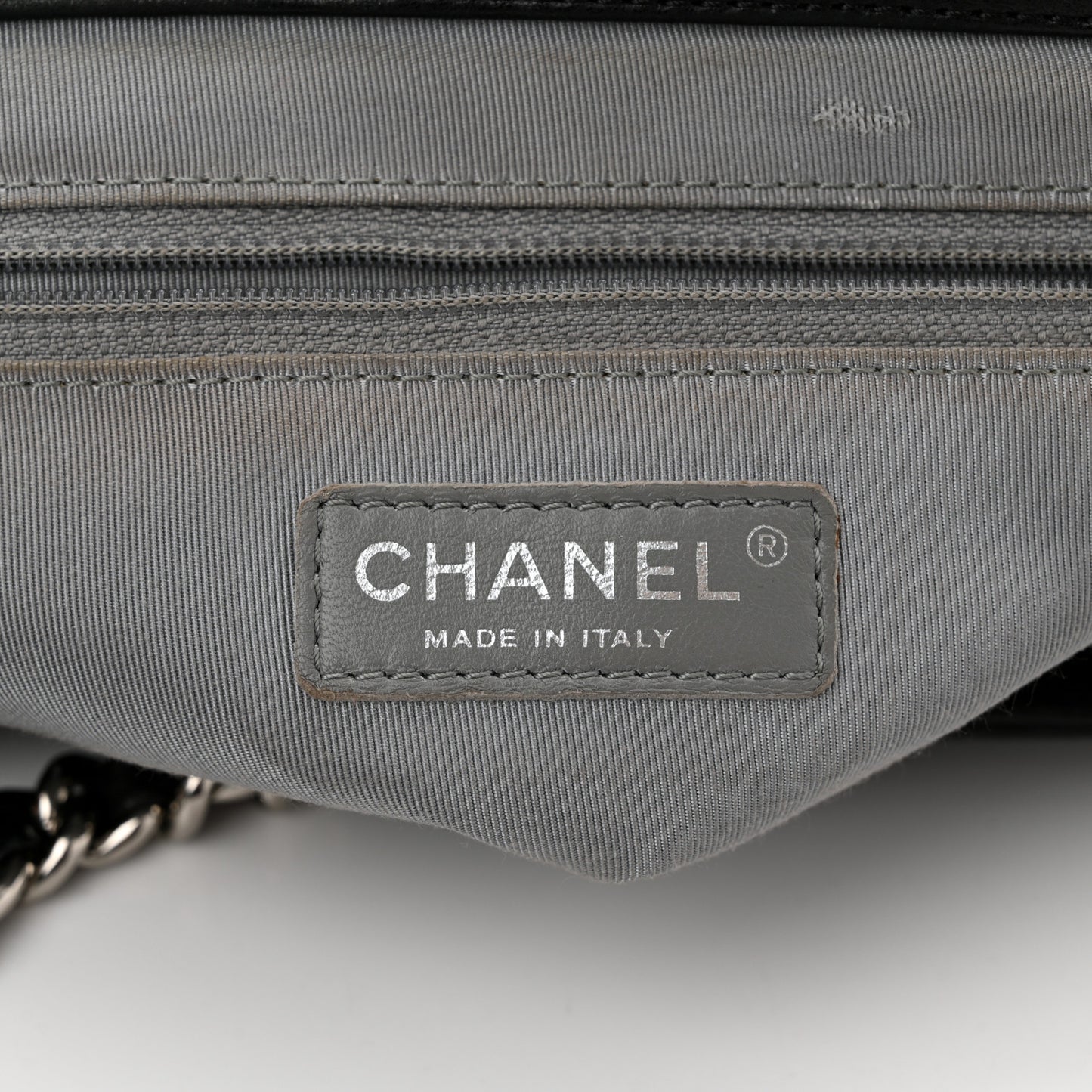 Washed Lambskin Quilted Medium Chain Around Messenger Black