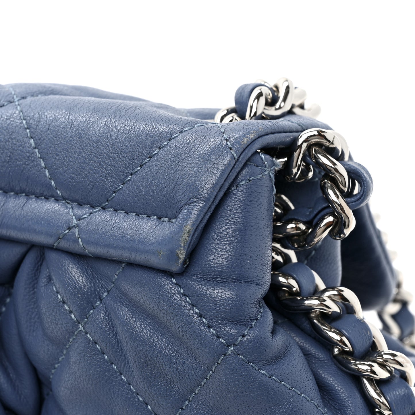 Washed Lambskin Quilted Medium Chain Around Messenger Blue