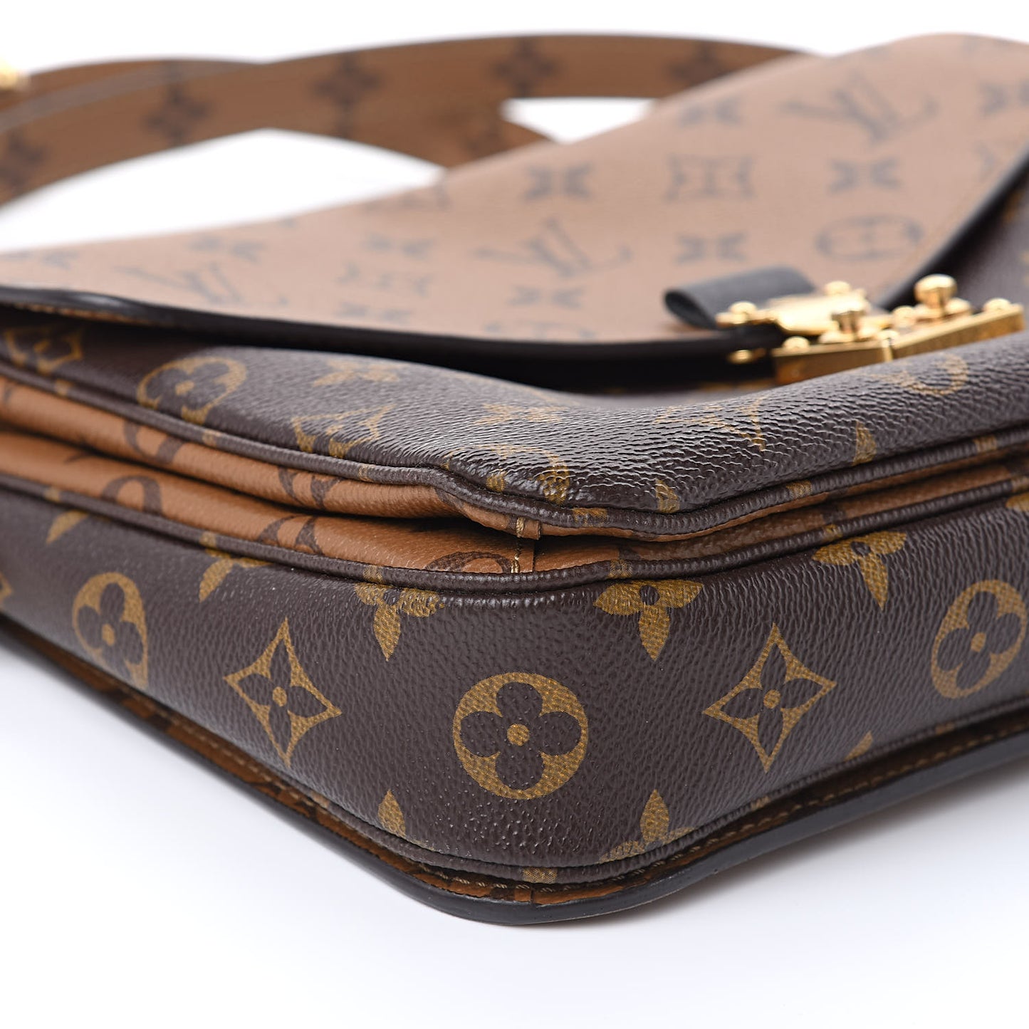 Reverse Monogram Pochette Metis