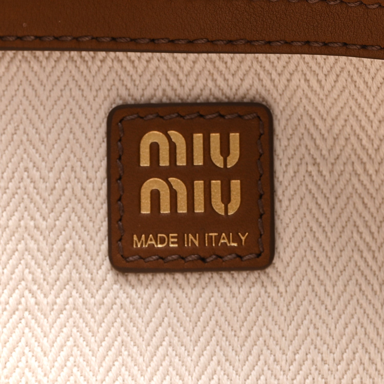 Miu Miu Camoscio Large Aventure Shoulder Bag Rovere 1888857