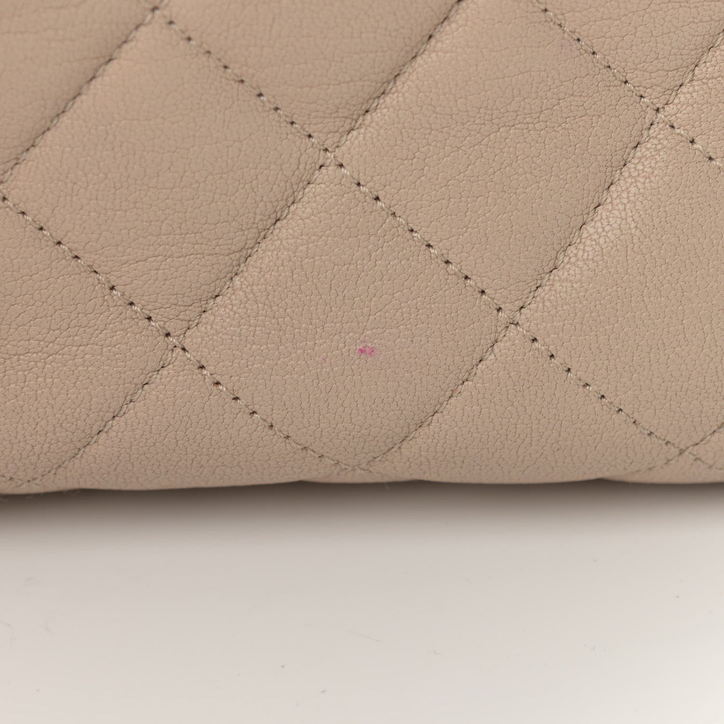 Shiny Sheepskin Quilted Small Trapezio Flap Beige