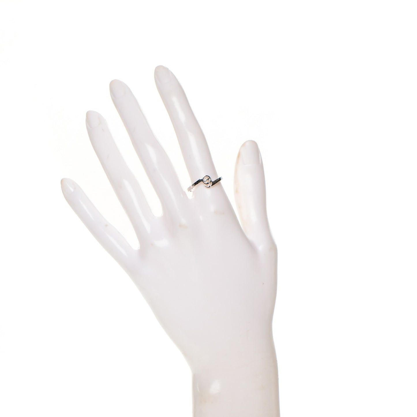 18K White Gold Running G Ring 7.5