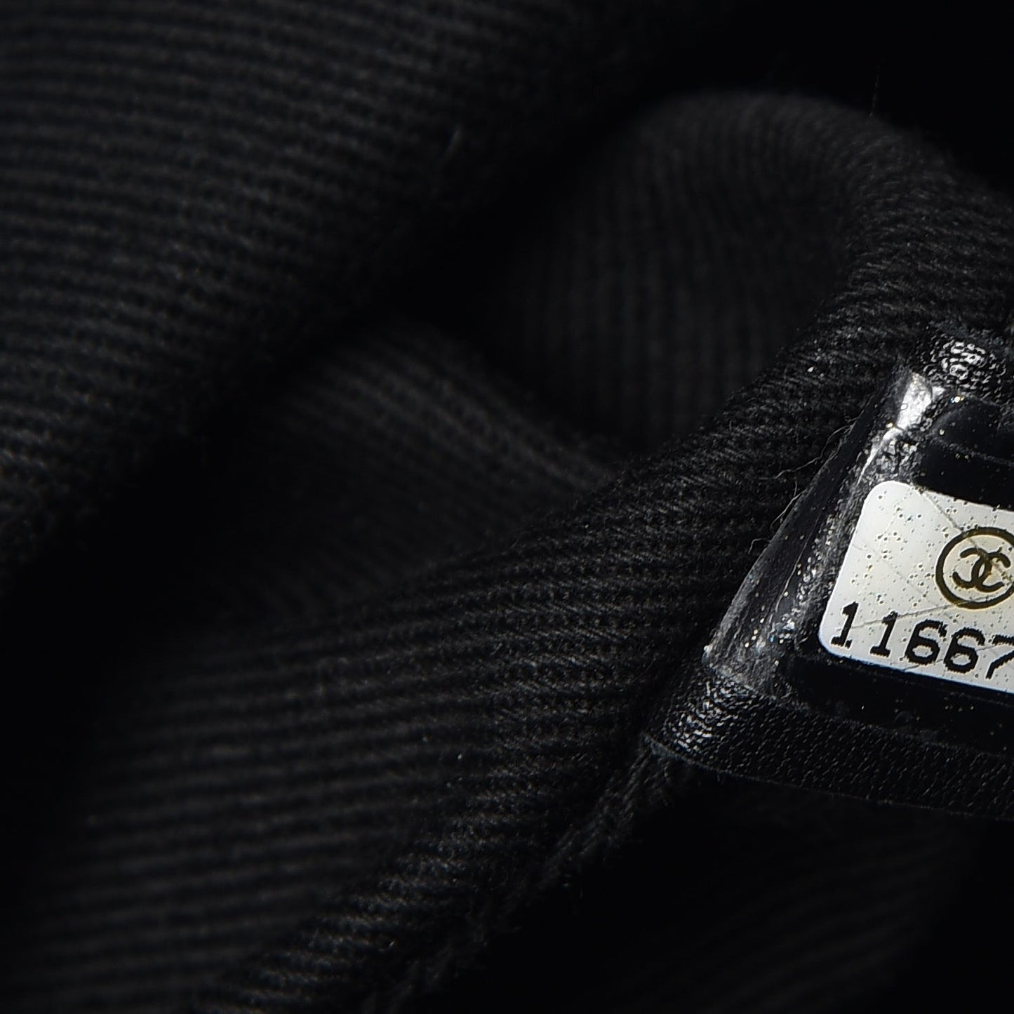 Calfskin Expandable Flap Black