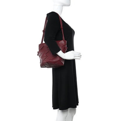 Bottega Veneta Nappa Maxi Intrecciato Clasp Bucket Bag Bordeaux 2 of 11