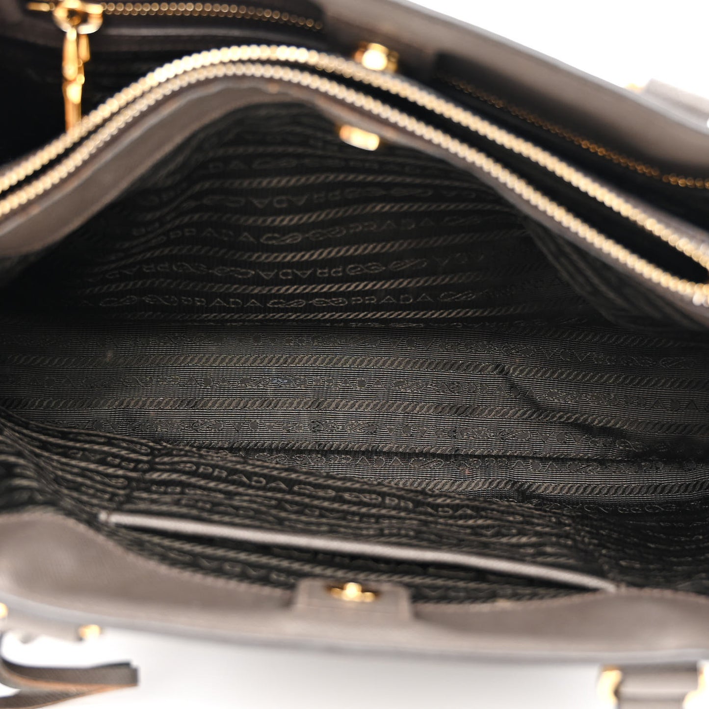 Saffiano Medium Galleria Double Zip Tote Argilla
