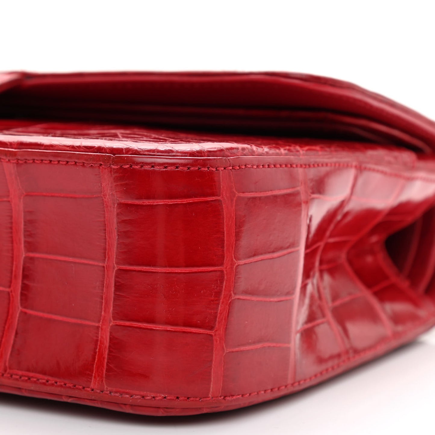 Alligator Medium Double Flap Red