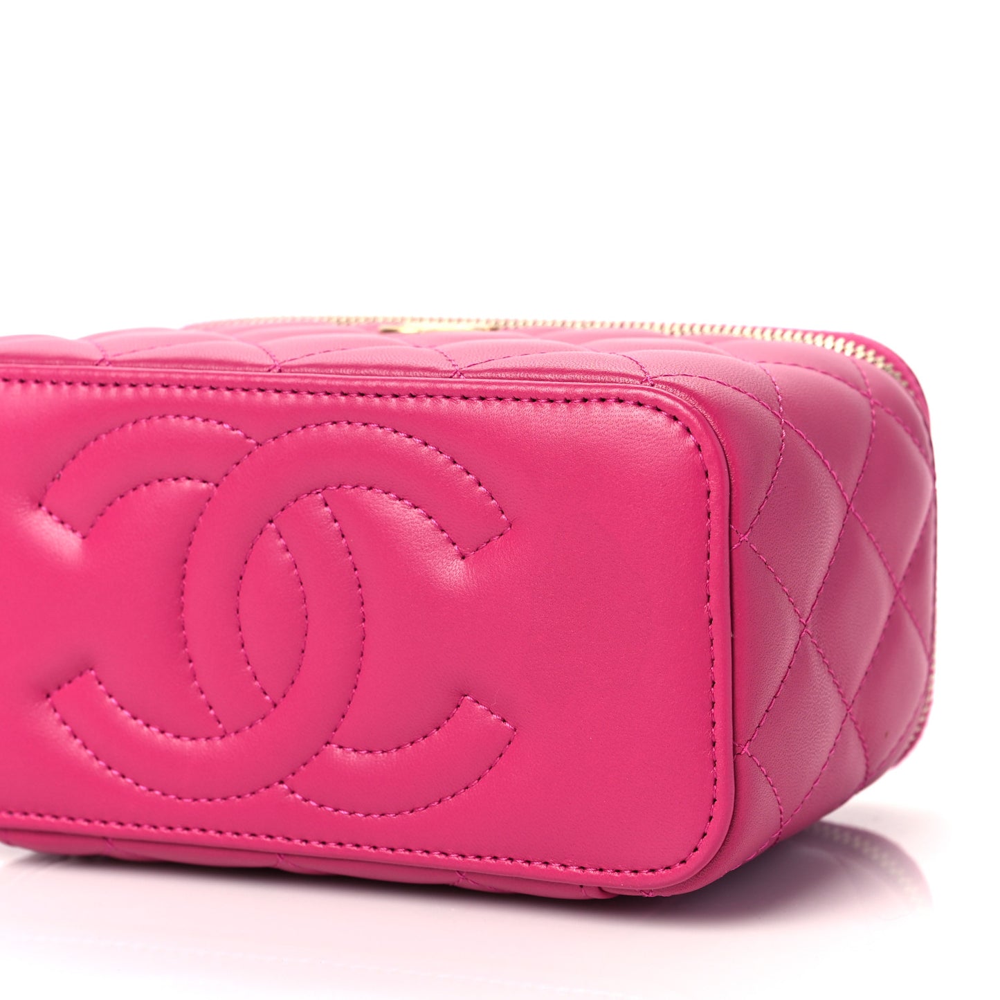 Lambskin Resin Quilted Vanity Case With Chain Fuchsia