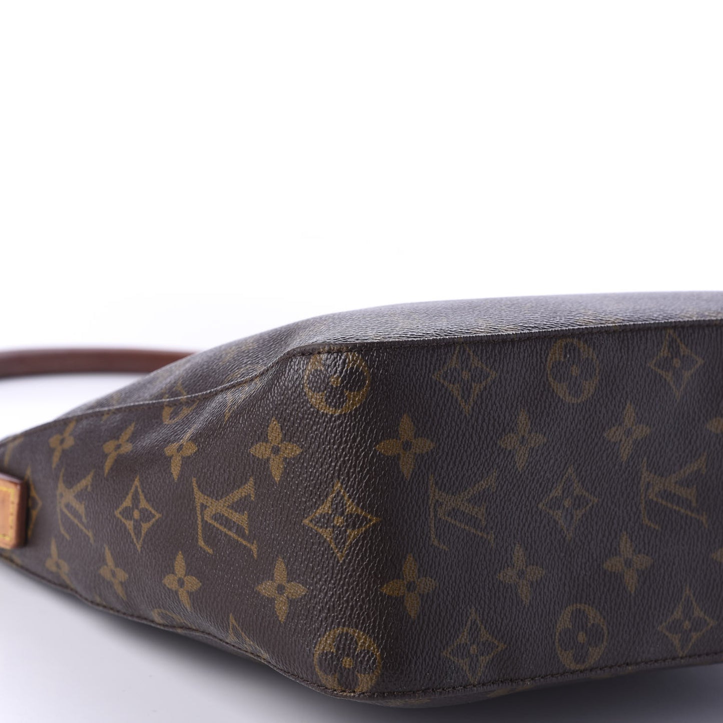 Monogram Looping MM