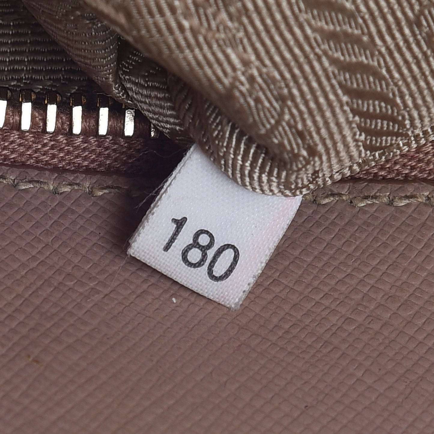Saffiano Medium Galleria Double Zip Tote Cammeo