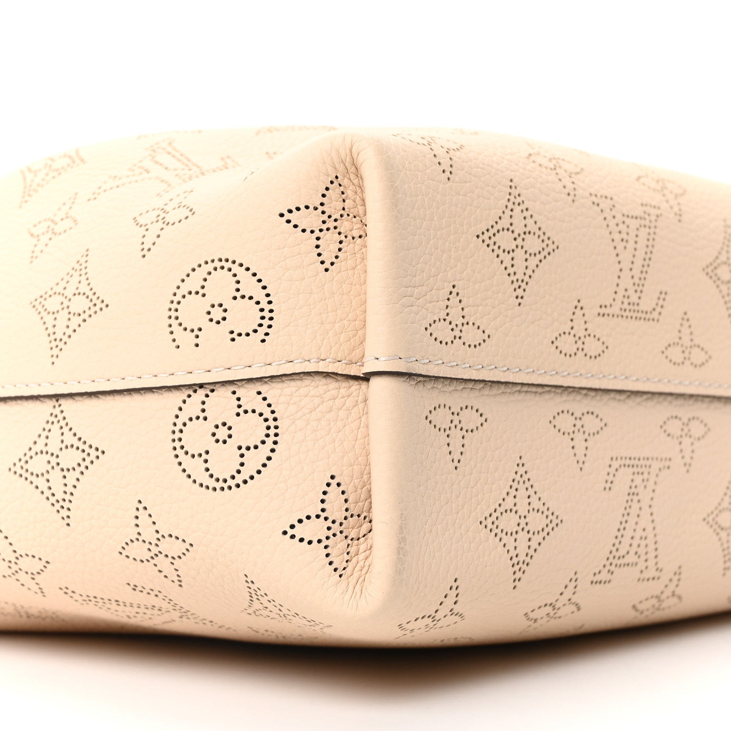 Louis Vuitton Mahina Why Knot PM Creme 1793987 – FASHIONPHILE