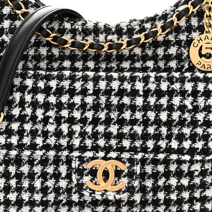 Chanel Tweed Houndstooth Quilted Small Wavy CC Hobo Black White 8 of 11