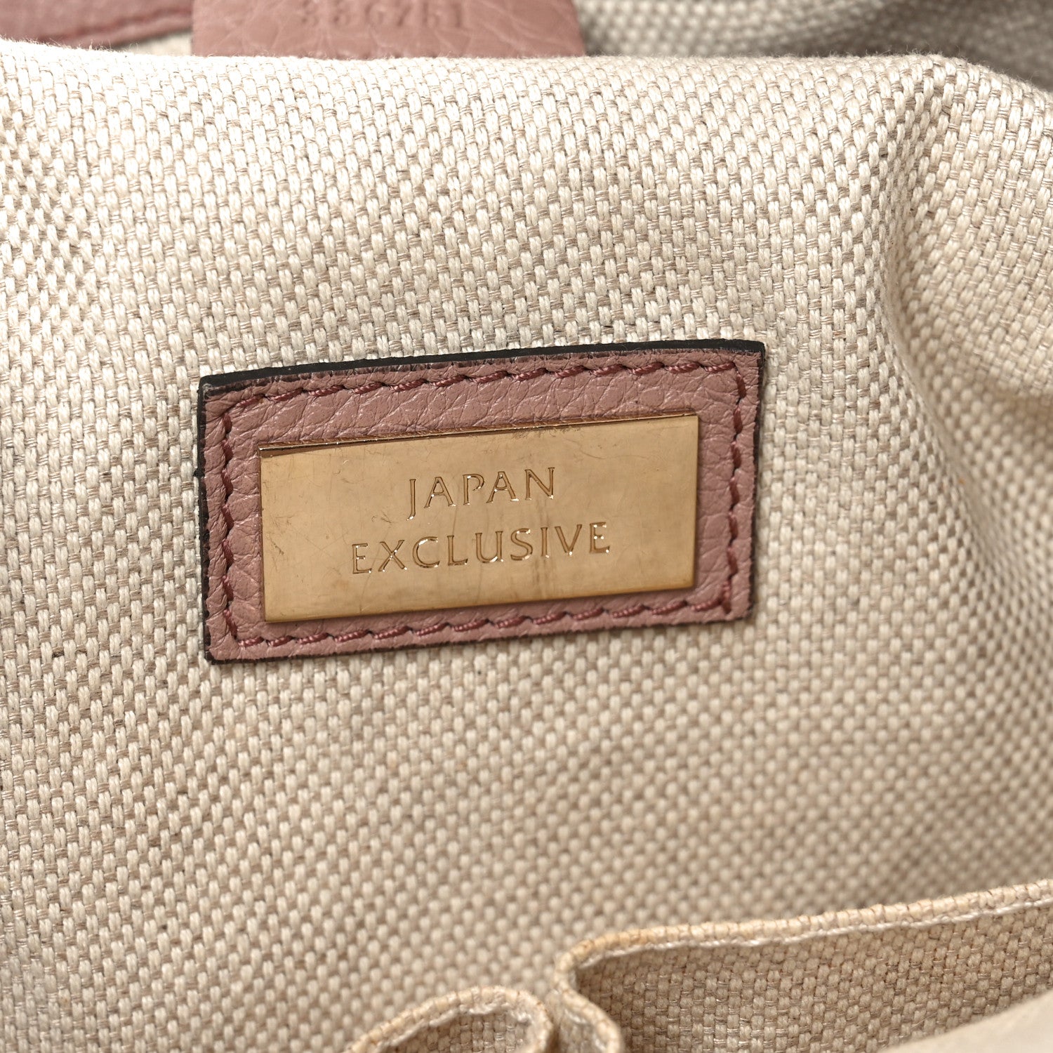 Gucci Pebbled Calfskin Small Soho Shoulder Bag Light Pink 1811959