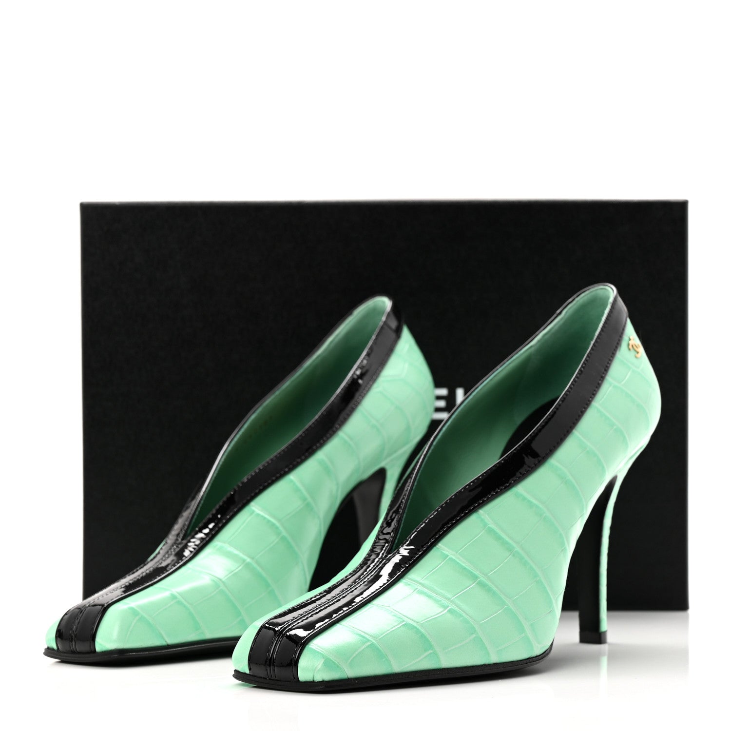 Chanel Crocodile Embossed Patent Calfskin Pumps 39 Green Black 10 of 10