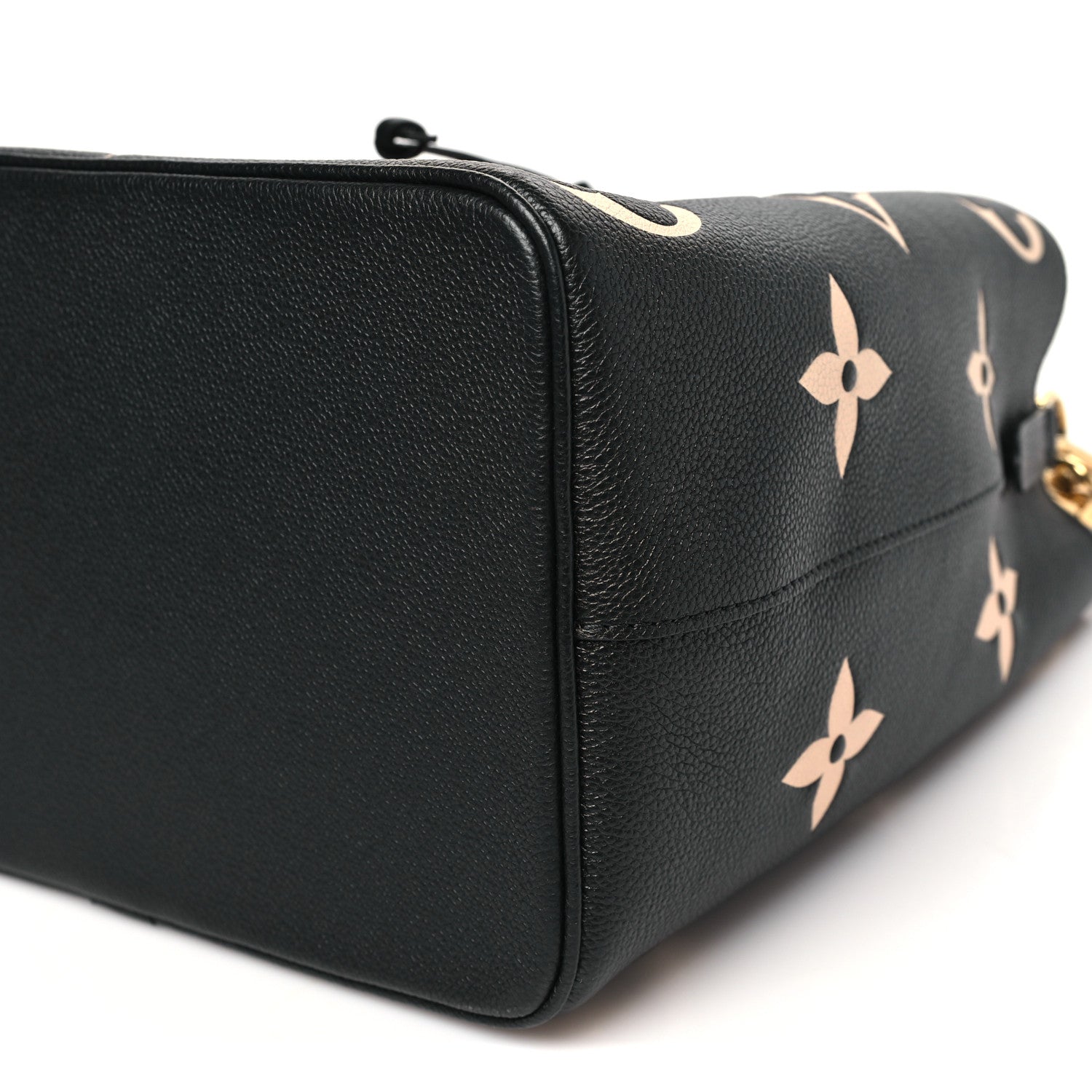 ね*こ様 Louis Vuitton ブラックショルダーバッグ Louis Vuitton Empreinte Monogram Giant Neonoe MM Black Beige
