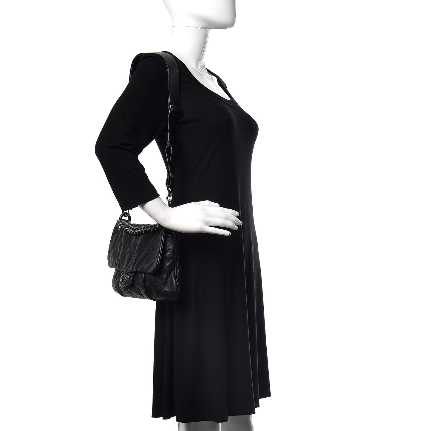 Calfskin Coco Pleats Messenger Flap Black