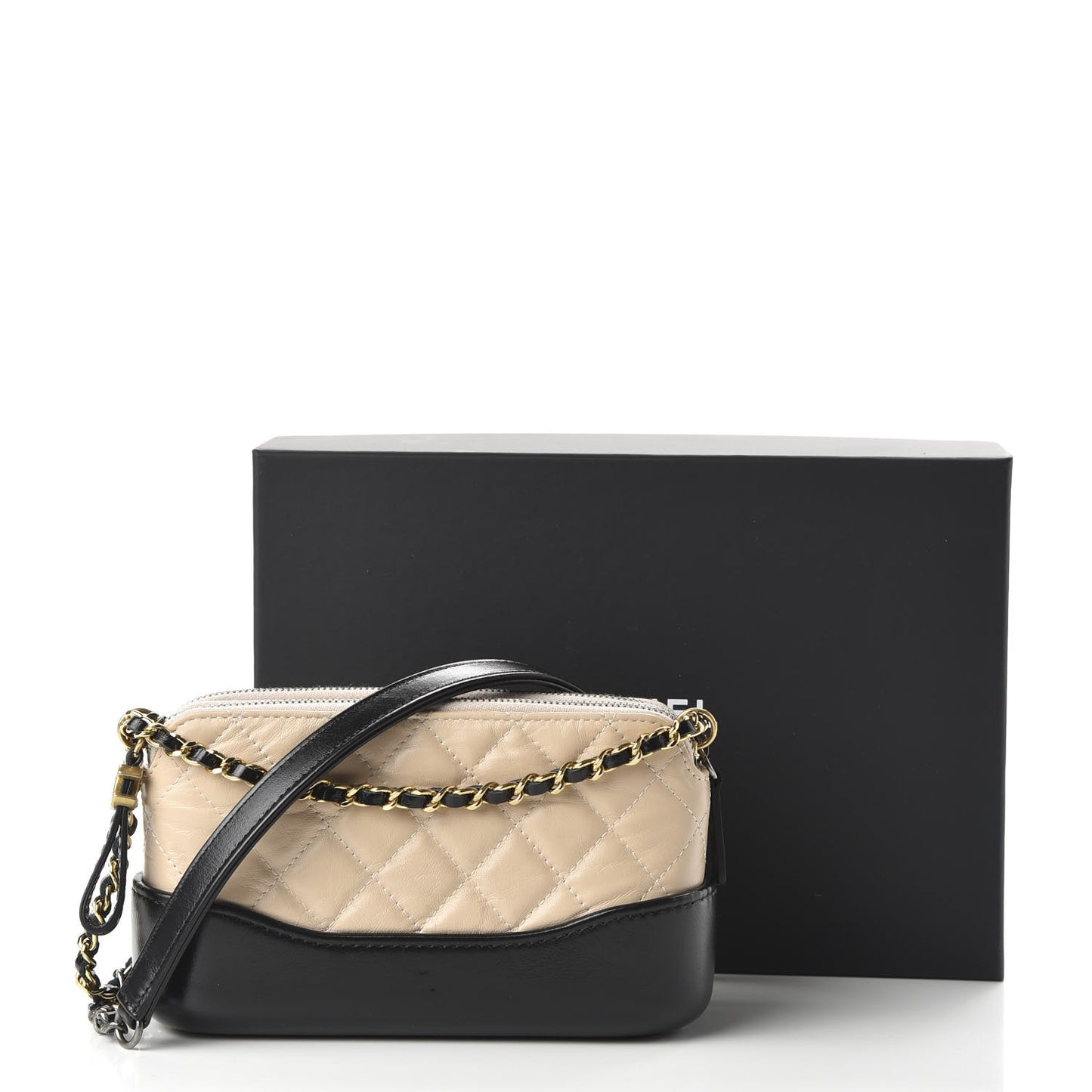 Aged Calfskin Quilted Small Gabrielle Clutch With Chain Beige Black