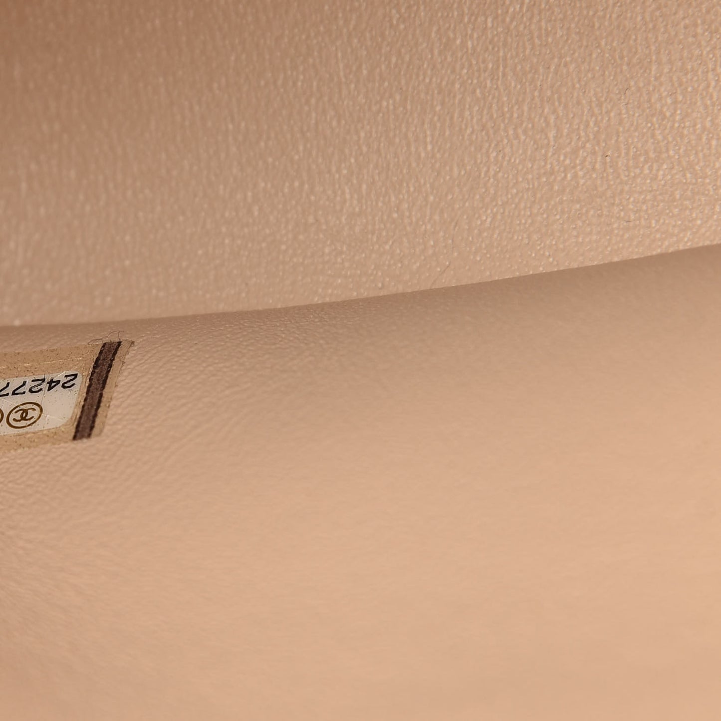 Caviar Quilted Jumbo Double Flap Beige Clair