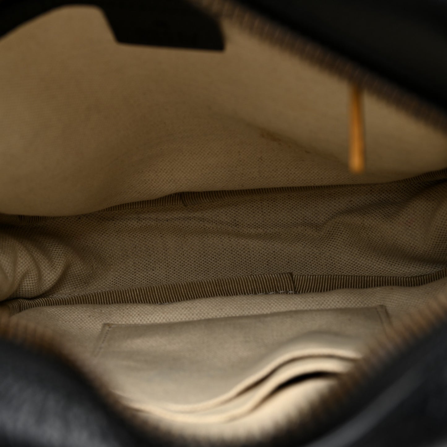 Grained Calfskin Logo Messenger Bag Black