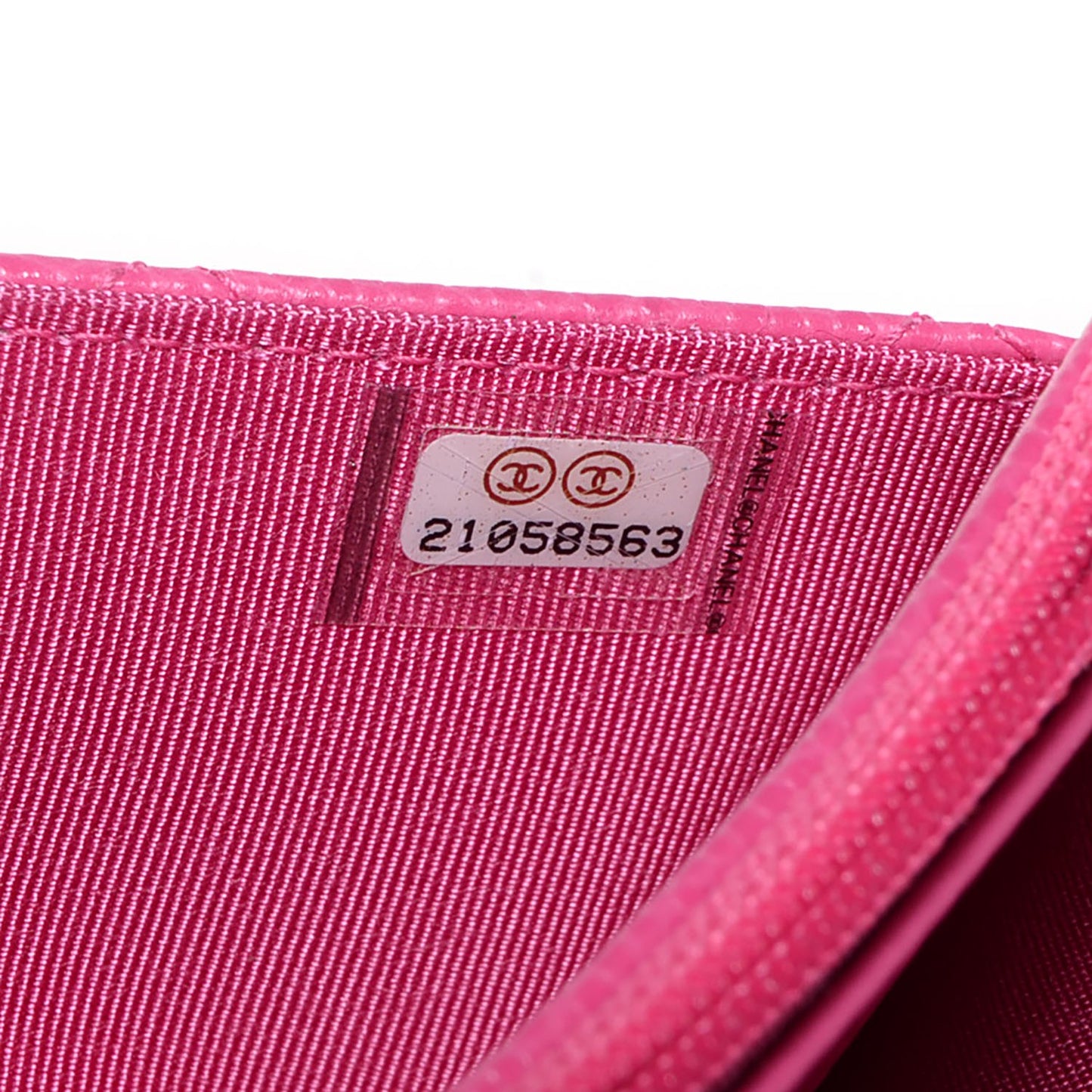 Caviar Quilted Wallet On Chain WOC Dark Pink