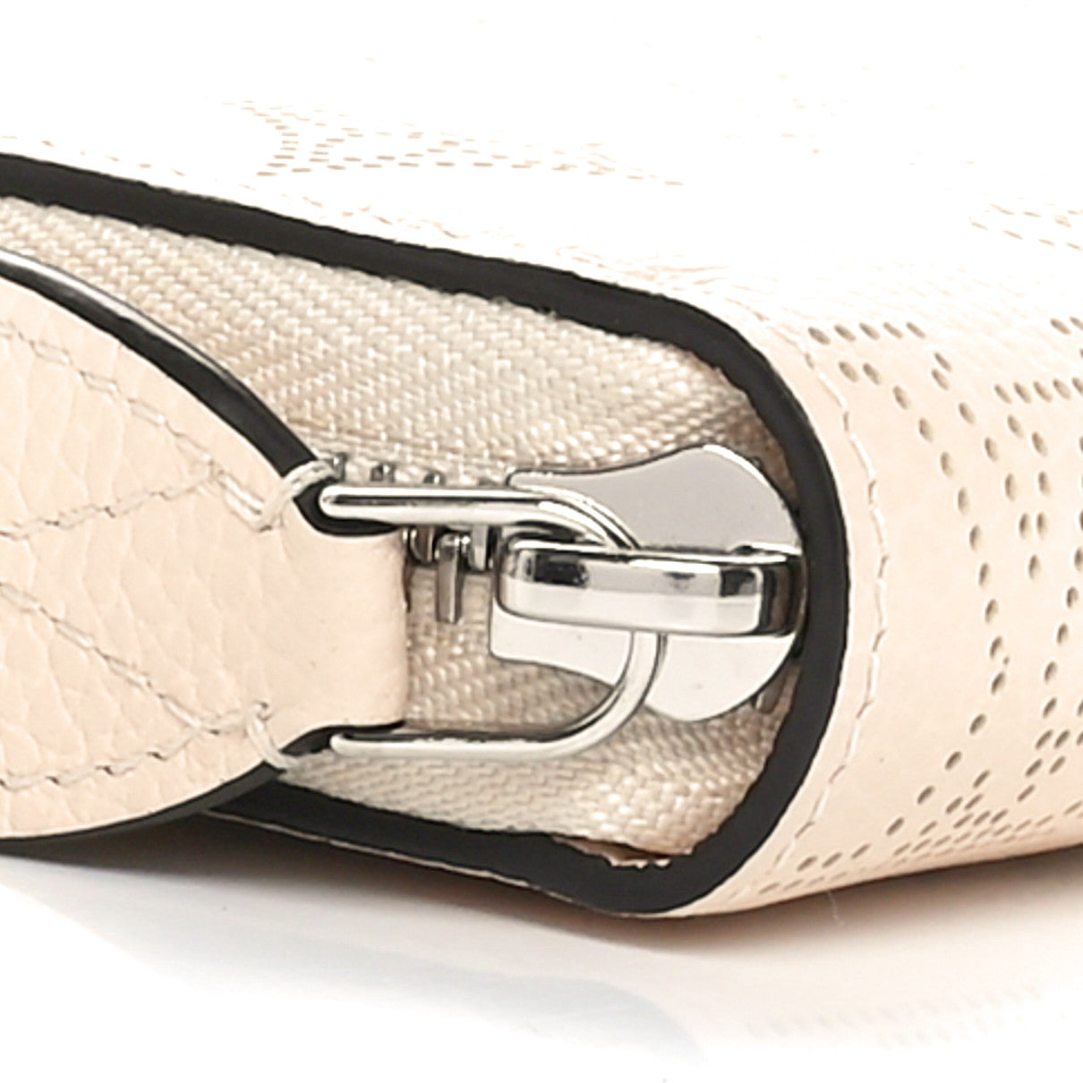 Louis Vuitton Mahina Zippy Wallet Ivory 10 of 10