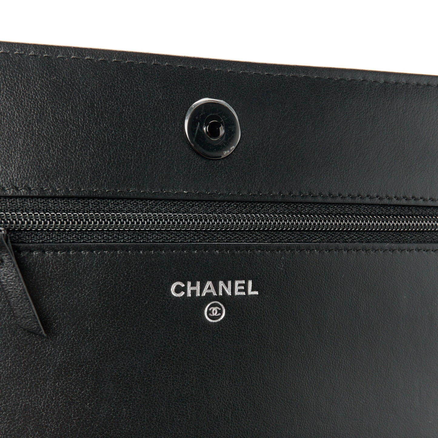 Aged Calfskin Chevron Quilted Gabrielle Wallet On Chain WOC Black