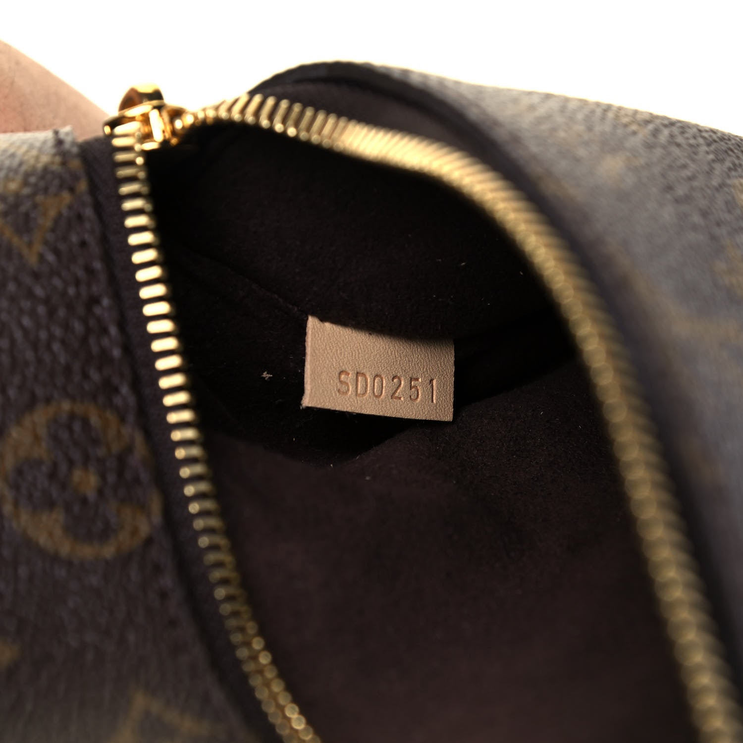 Louis Vuitton Monogram Pochette Metis 9 of 9
