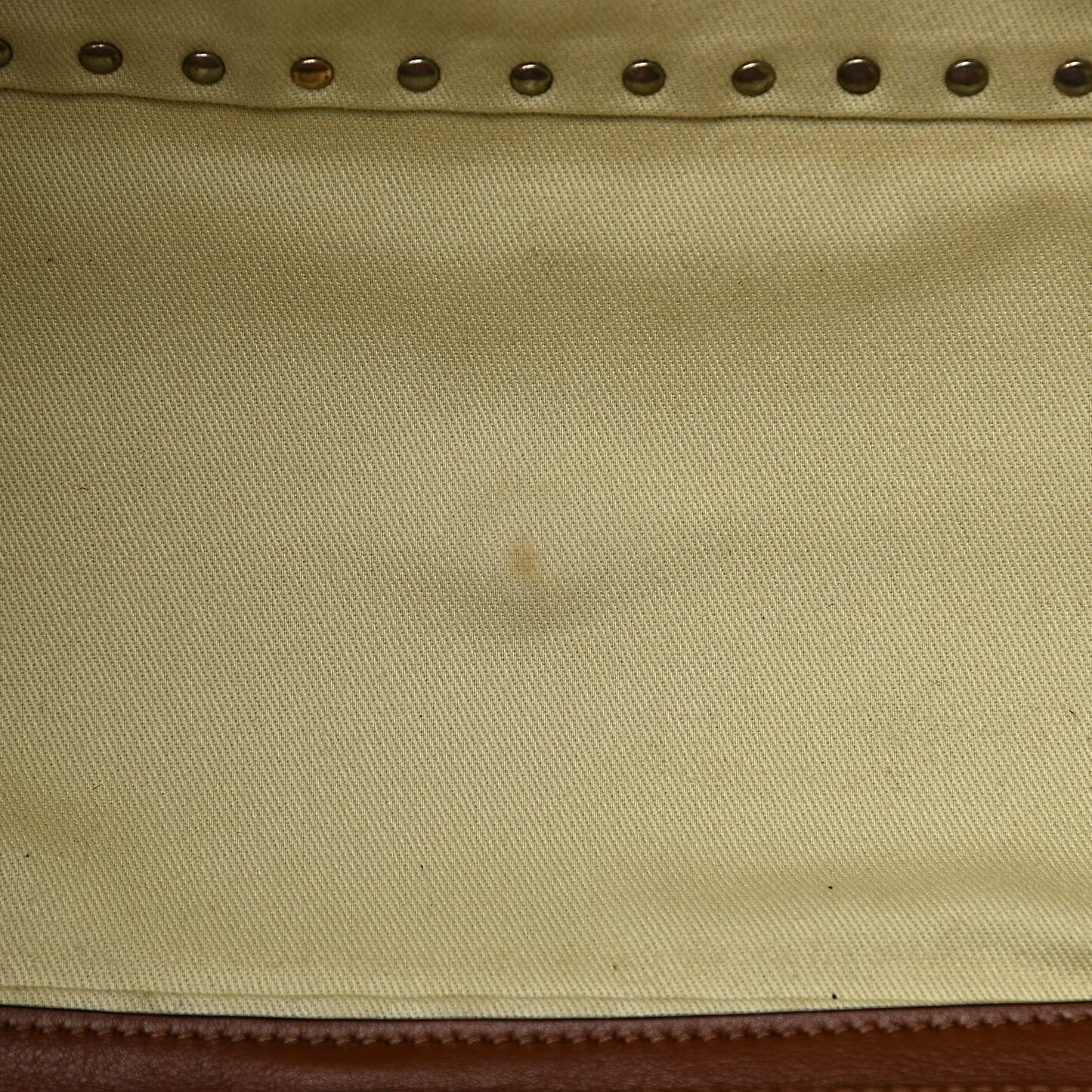 Vitello Medium Rockstud Tote Camel