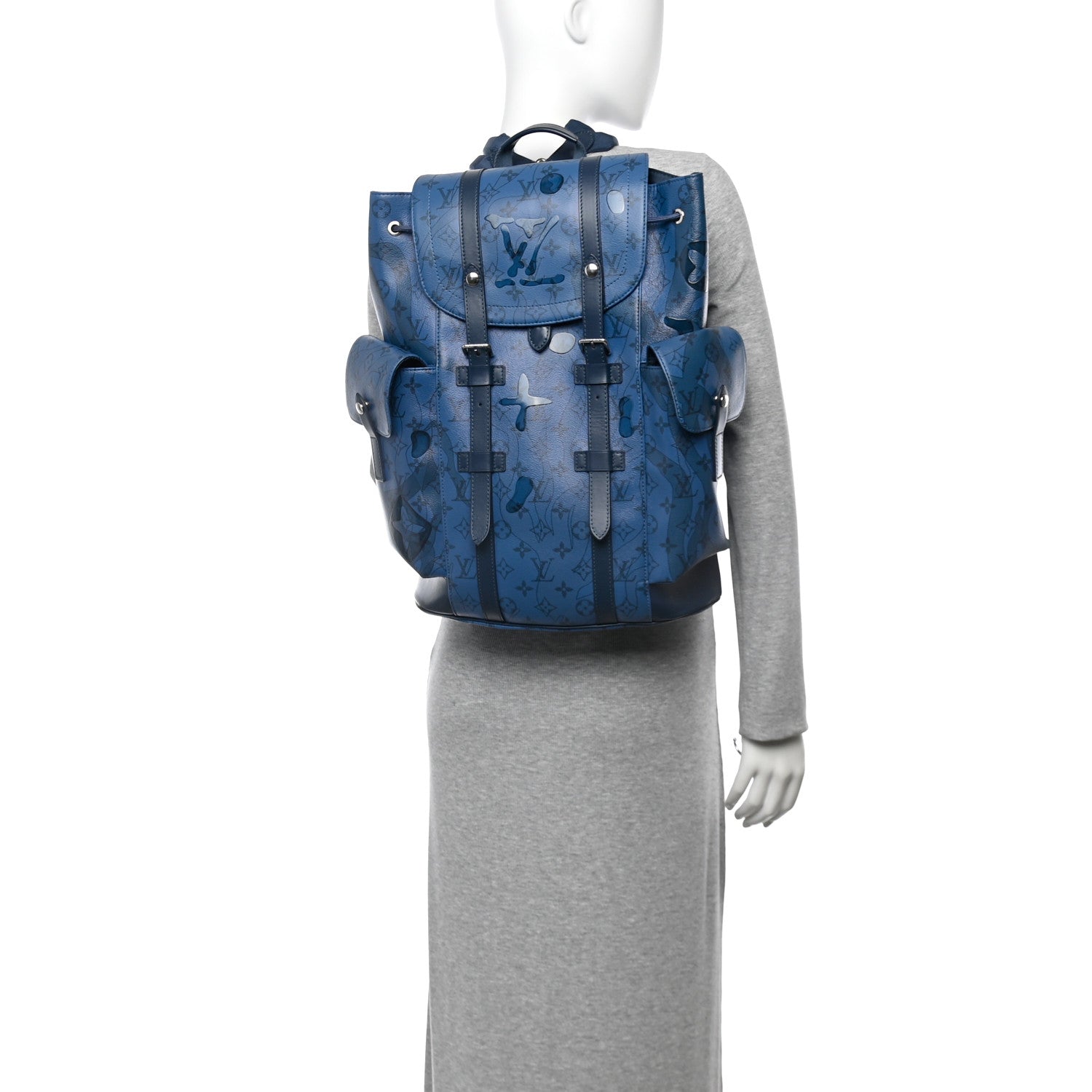 Louis Vuitton Monogram Aquagarden Christopher MM Backpack Abyss Blue  1737485 – FASHIONPHILE