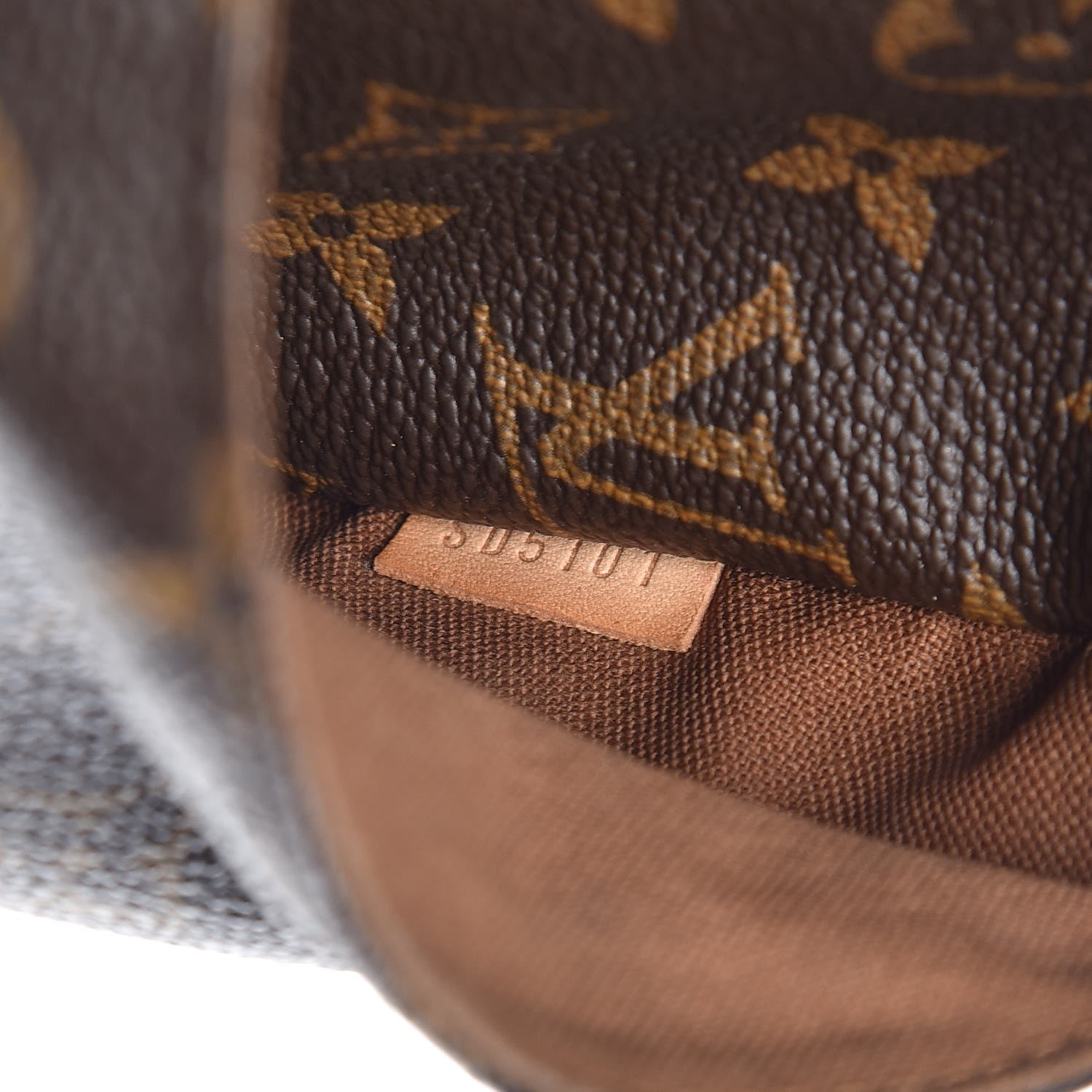 Louis Vuitton Monogram Totally PM 7 of 10