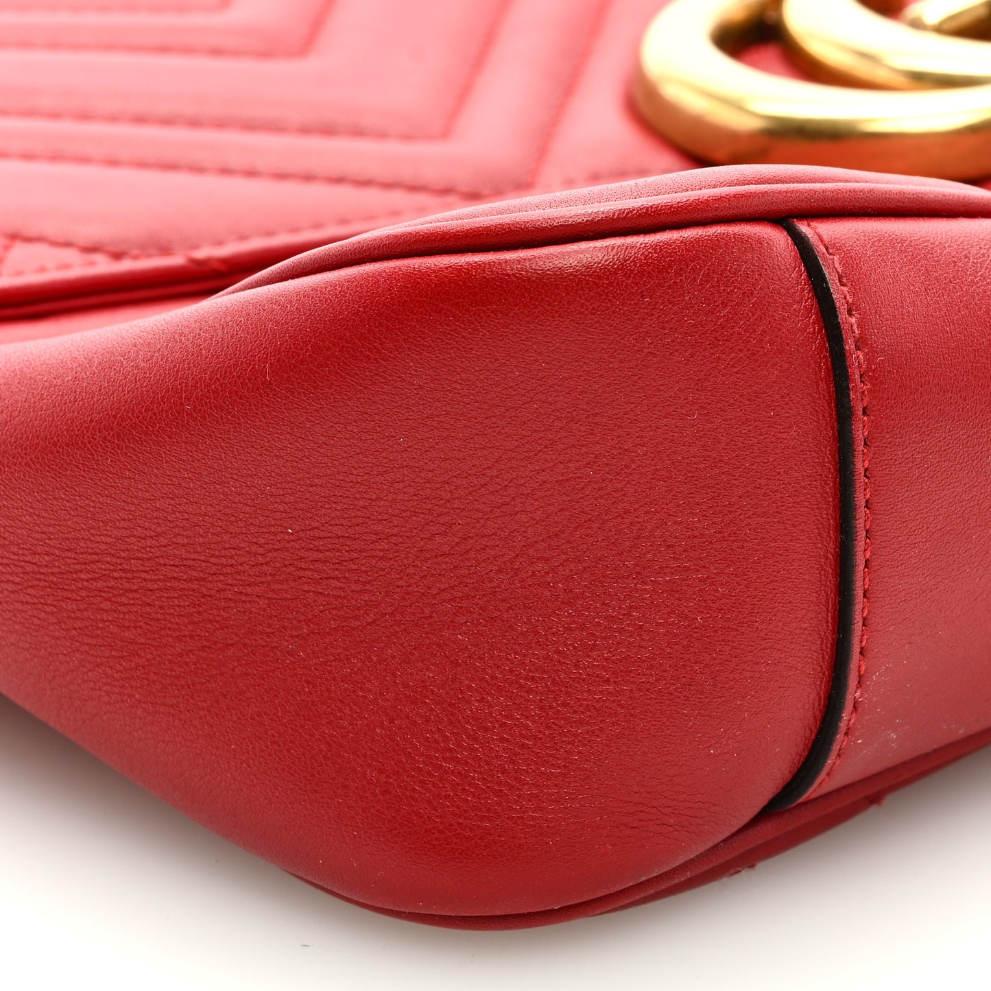 Calfskin Matelasse Medium GG Marmont Shoulder Bag Hibiscus Red