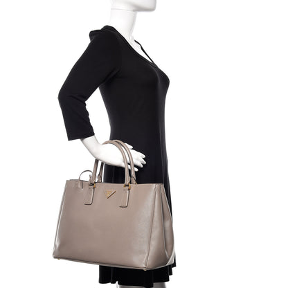 Prada Saffiano Lux Large Tote Argilla 2 of 11