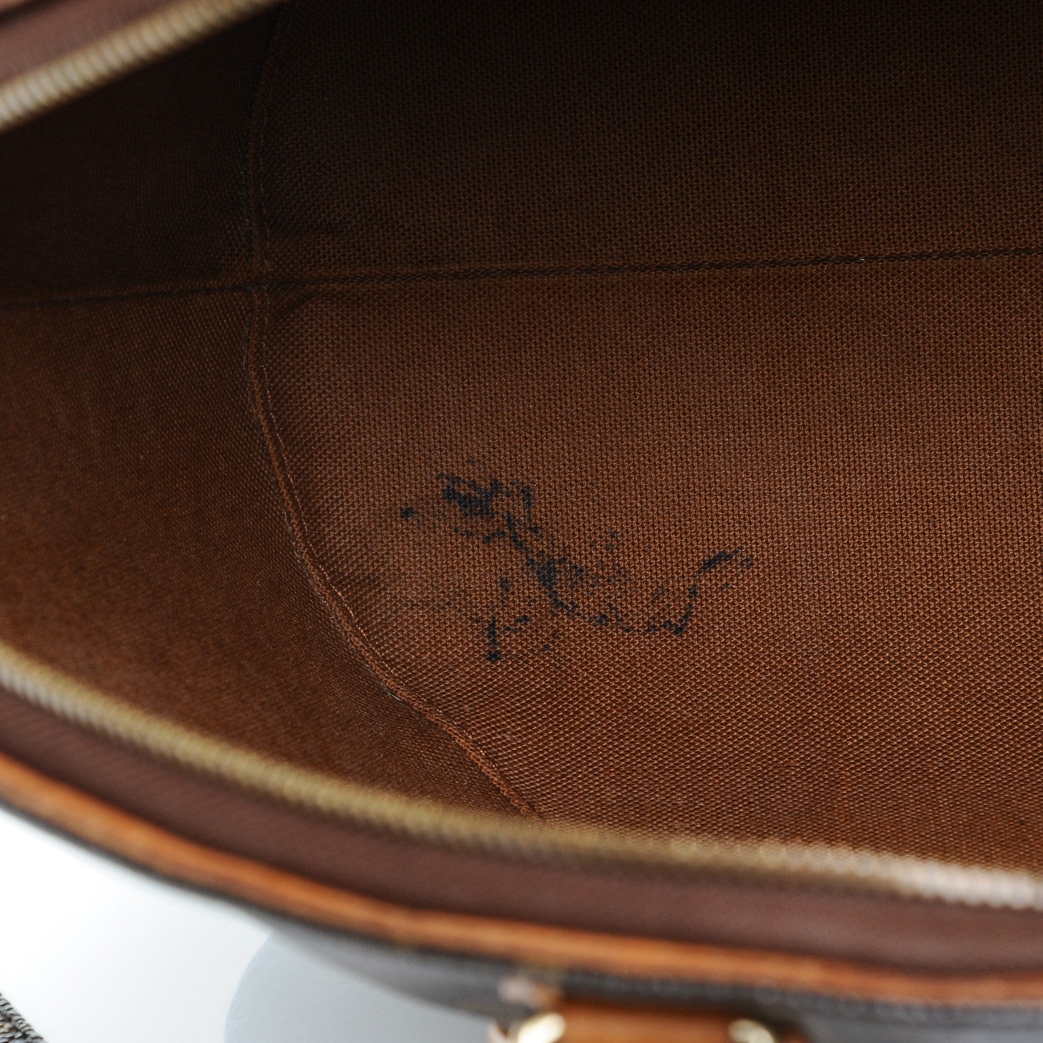Louis Vuitton Monogram Ellipse MM 8 of 11