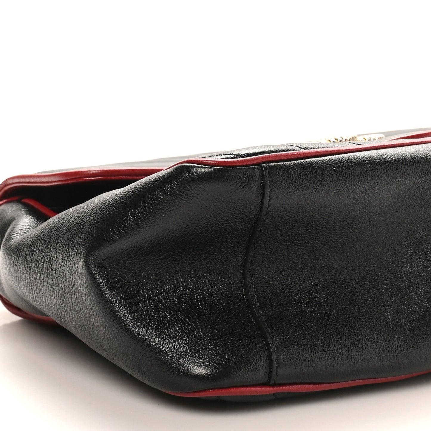 Vintage Effect Calfskin Matelasse Diagonal Small Torchon GG Marmont Top Handle Shoulder Bag Black Romantic Cherry