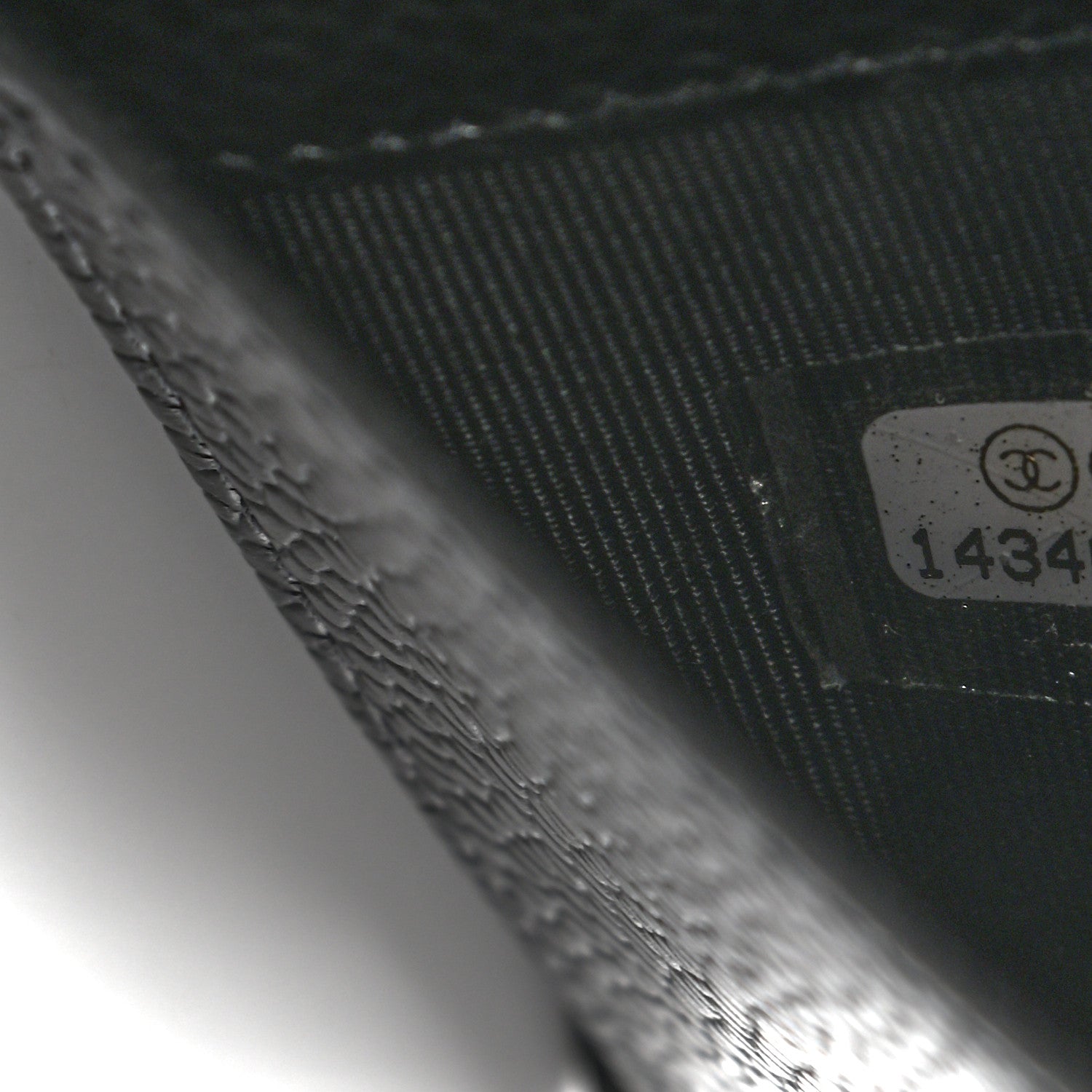 Chanel Caviar Quilted Yen Wallet Black 7 of 7