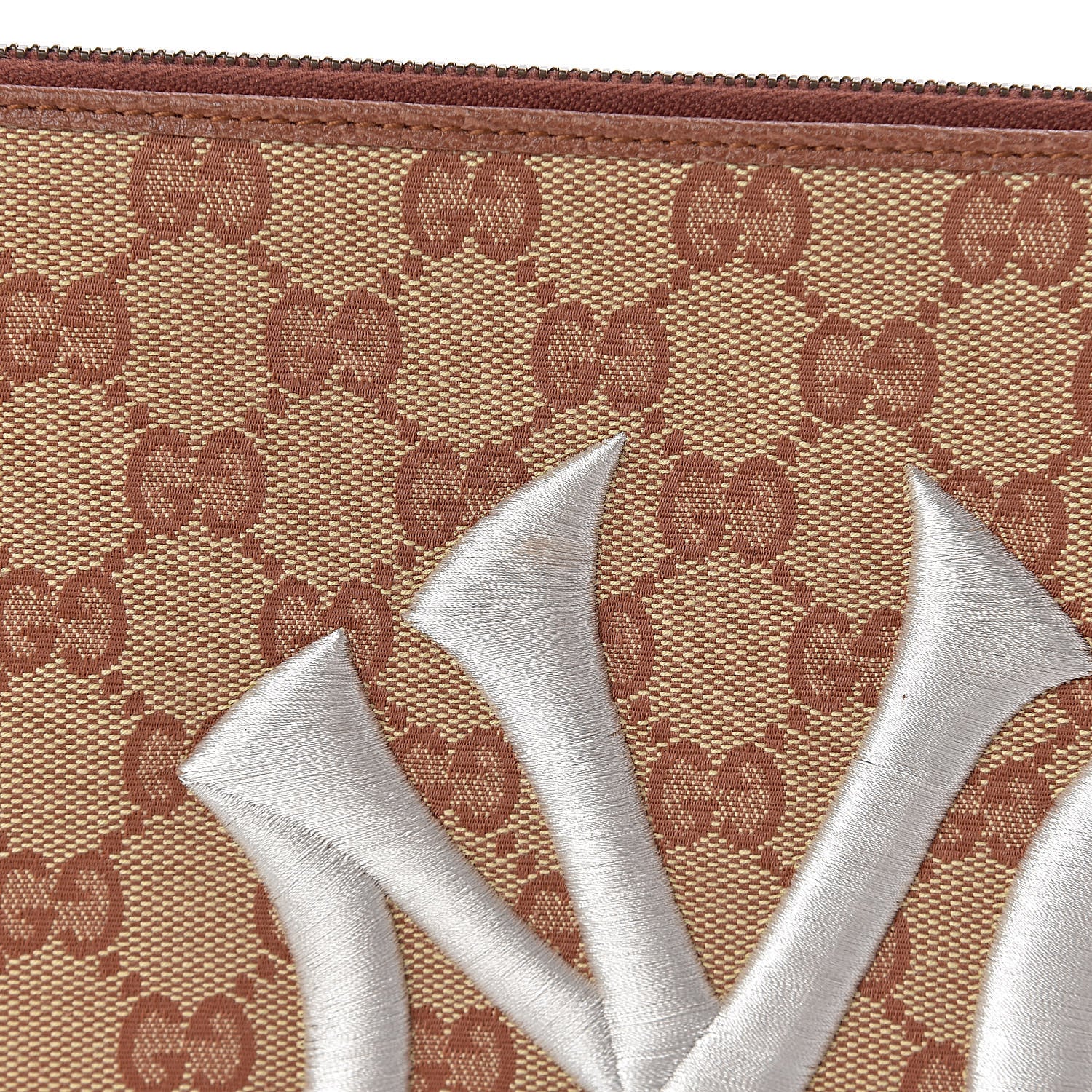 Gucci X MLB GG Monogram NY Yankees Zip Wristlet Pouch Beige Ruggine Ivory 10 of 11