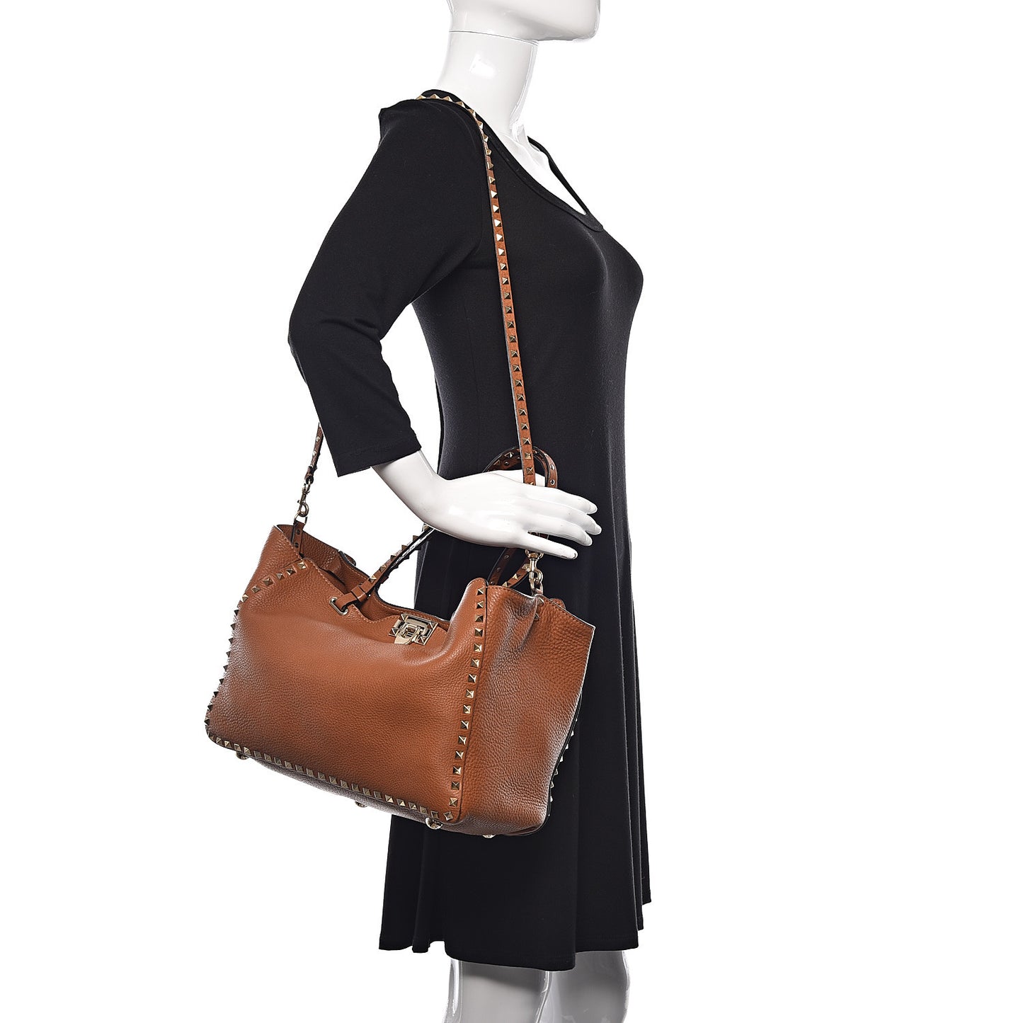 Pebbled Calfskin Medium Rockstud Tote Light Cuir