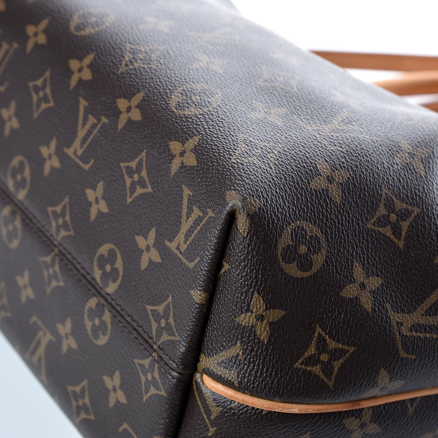 Louis Vuitton Monogram Turenne MM 23 of 33